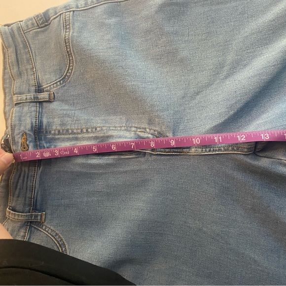 Fashion Nova Jeans (Stretchy) - Picture 4 of 6